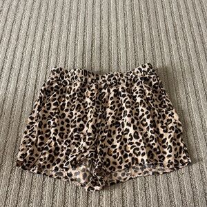 Women’s H&M size 2 leopard print shorts
